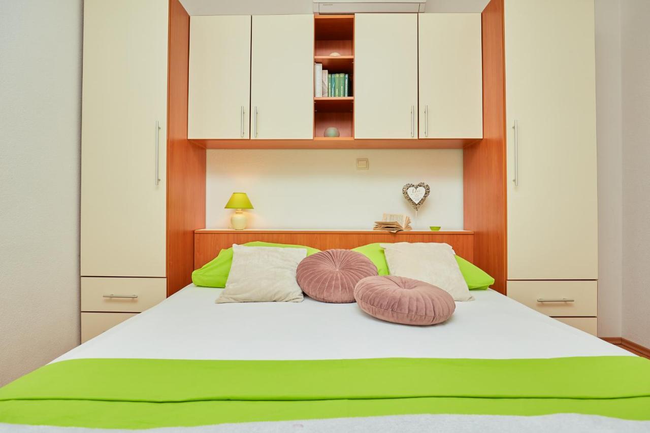 Apartments Zelic Tučepi Værelse billede
