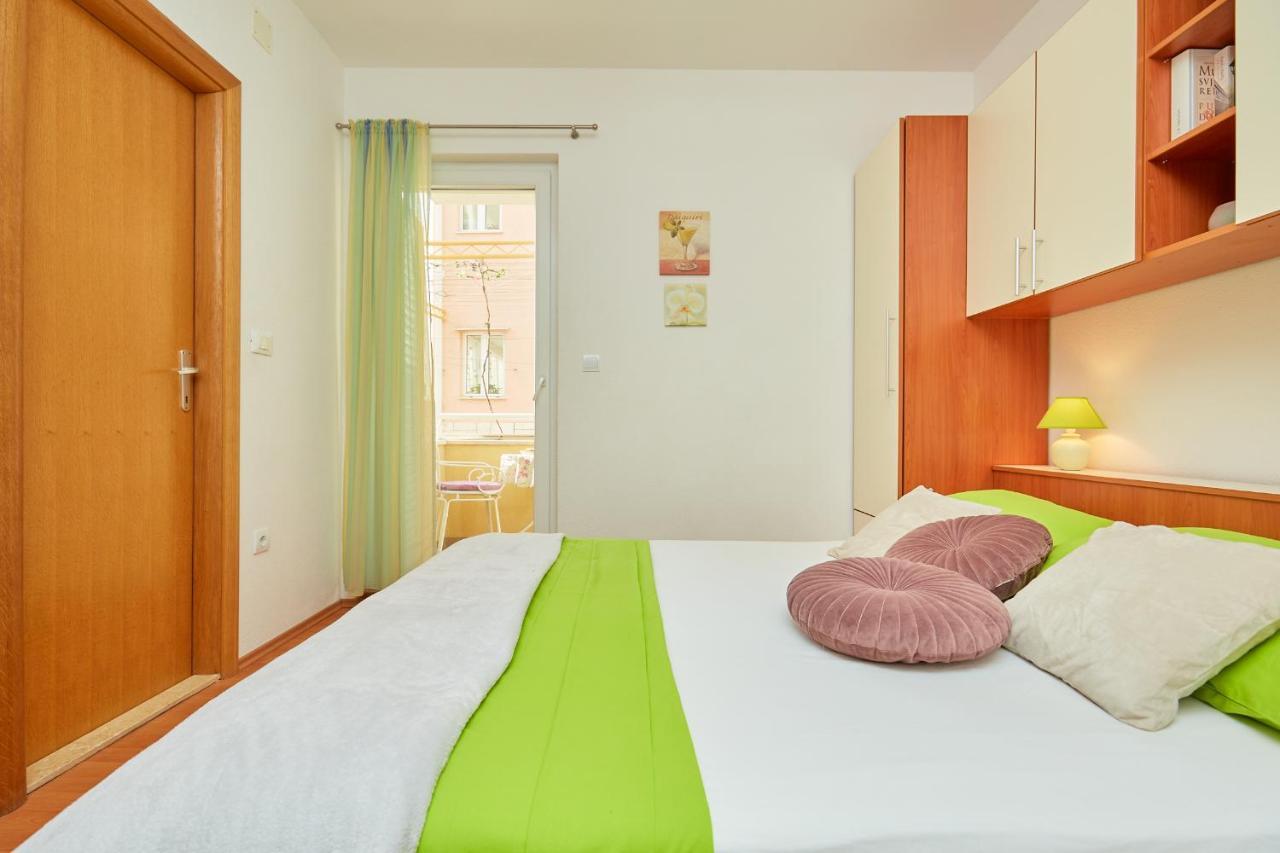 Apartments Zelic Tučepi Værelse billede