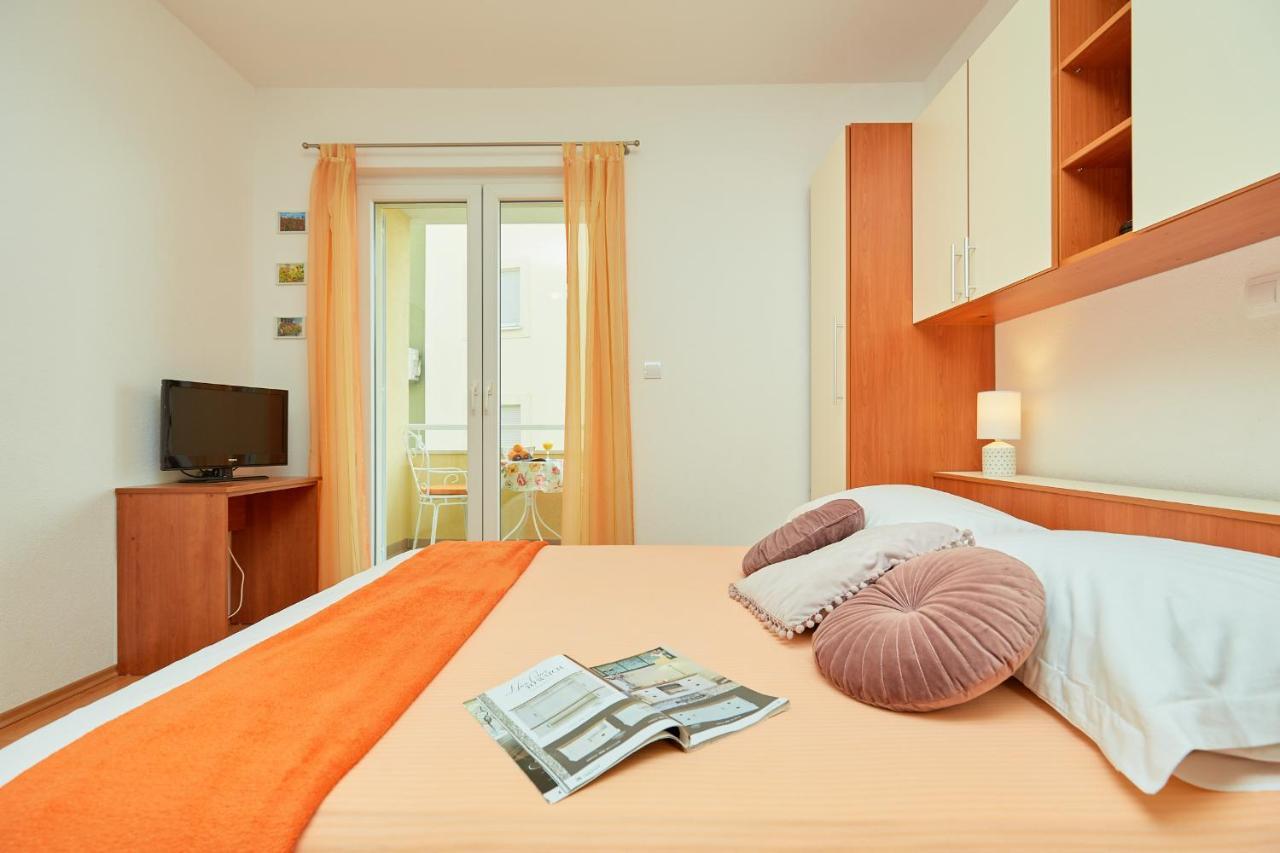 Apartments Zelic Tučepi Værelse billede