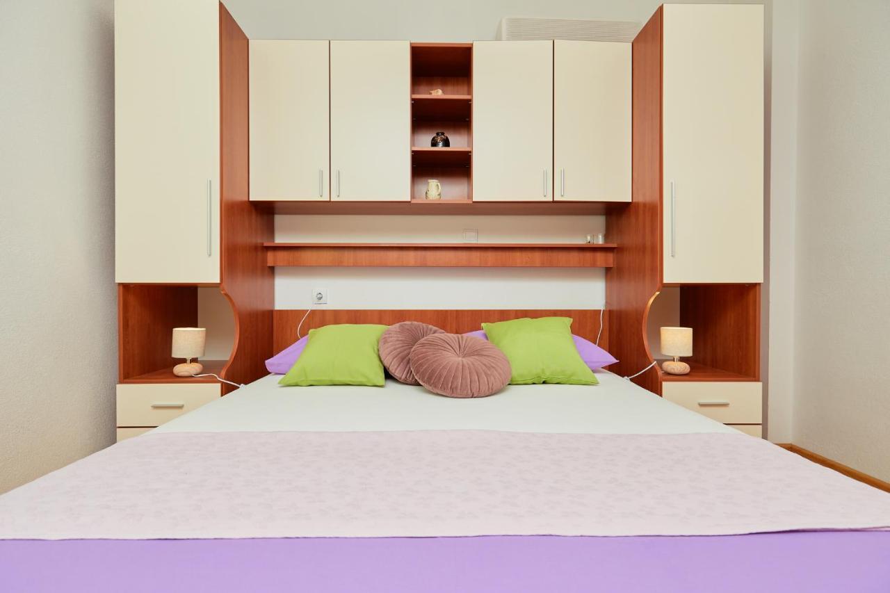 Apartments Zelic Tučepi Værelse billede