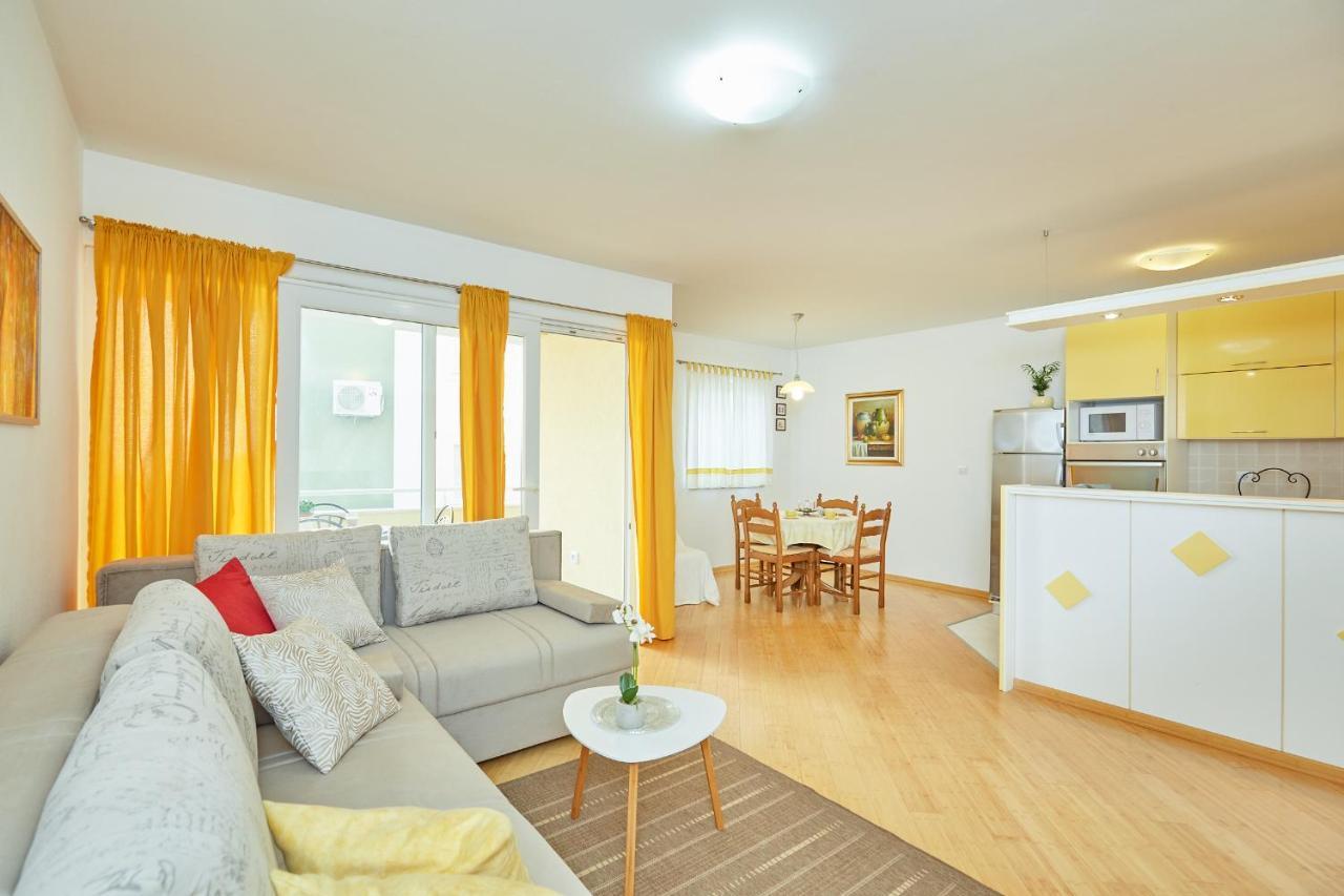 Apartments Zelic Tučepi Eksteriør billede